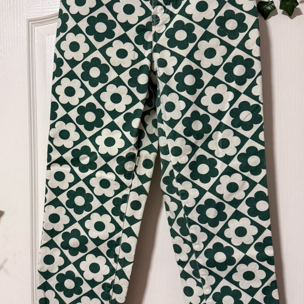 Pacific Sunwear Kids Green and White Floral Leggings